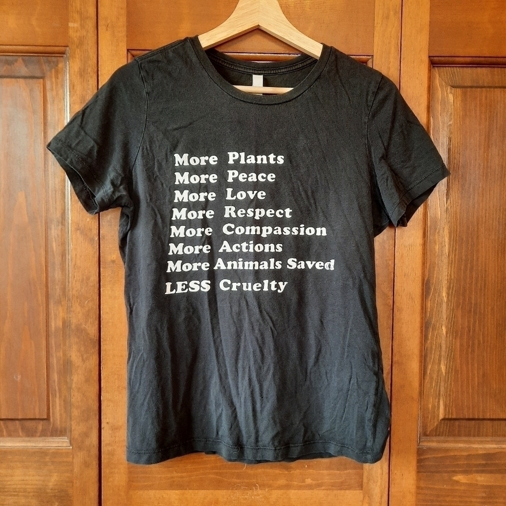 More Plants Less Cruelty black graphic short sleeve t-shirt Size Medium